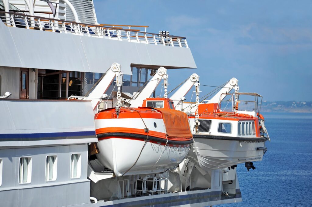 Alat Keselamatan Kerja di Kapal Laut